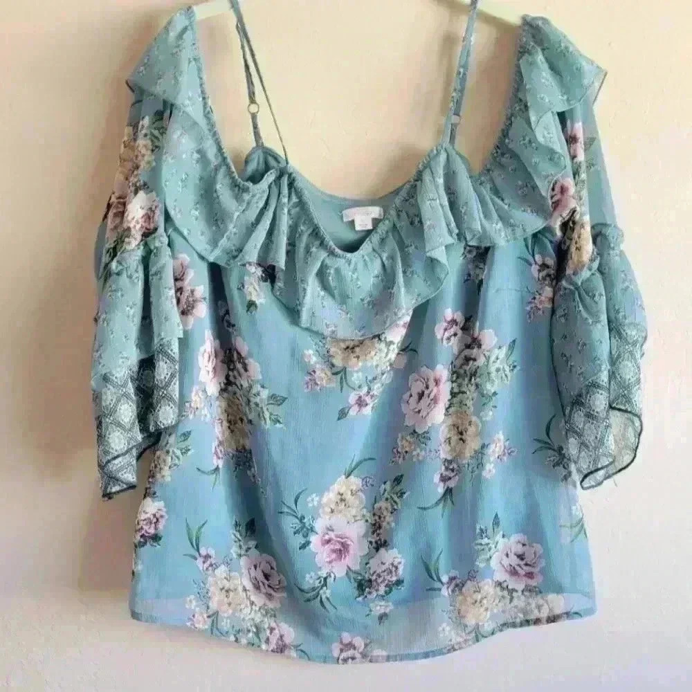 Xhiliration floral print cold shoulder ruffle blouse size large